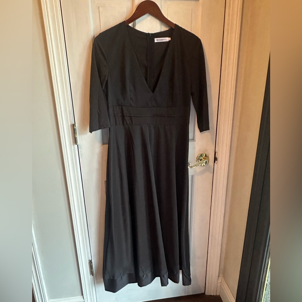 Chic Black 3/4 Sleeve Dress